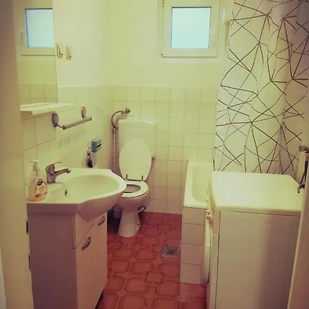 Apartman Nikol I Petra, 50m From The Beach *