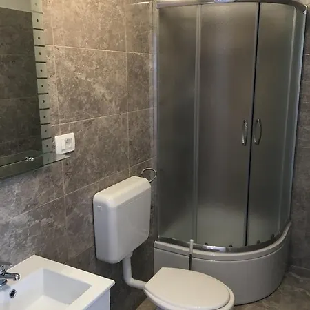 Apartman Nikol I Petra, 50m From The Beach * Bibinje