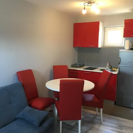Apartman Nikol I Petra, 50m From The Beach