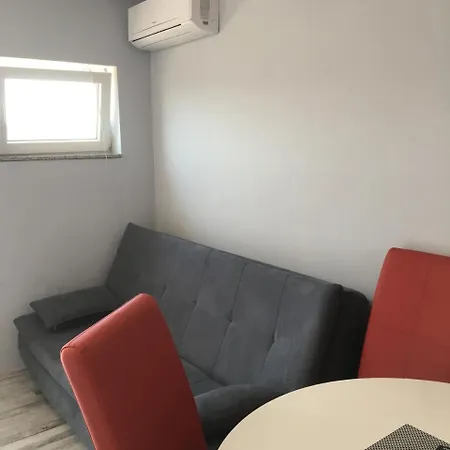 Apartman Nikol I Petra, 50m From The Beach