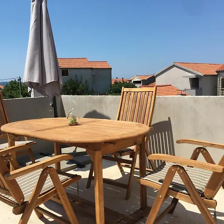 Apartman Nikol I Petra, 50m From The Beach Apartment
