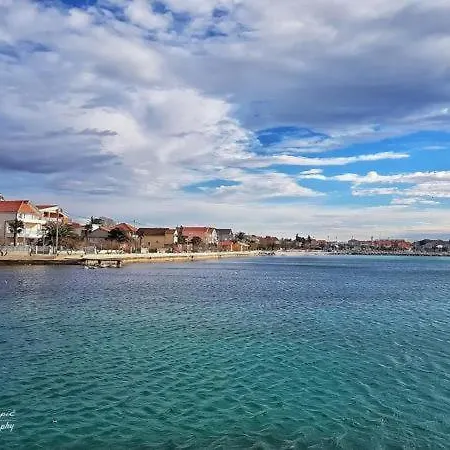 Apartman Nikol I Petra, 50m From The Beach Apartamento Bibinje
