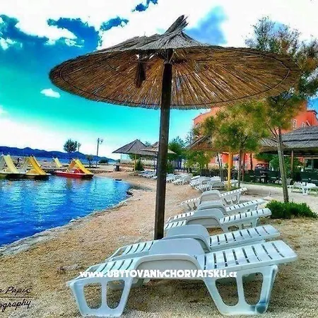 Apartman Nikol I Petra, 50m From The Beach *