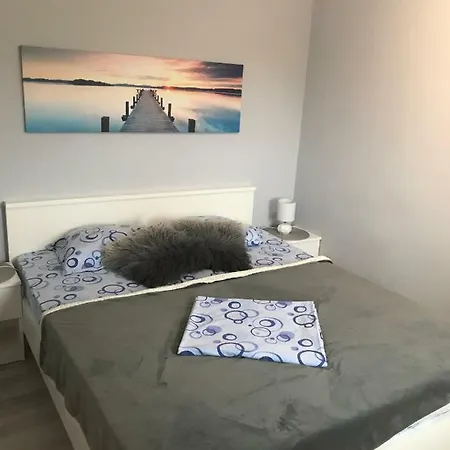 Apartment Apartman Nikol I Petra, 50m From The Beach *