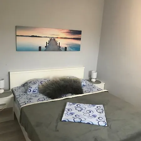 Apartman Nikol I Petra, 50m From The Beach Apartment