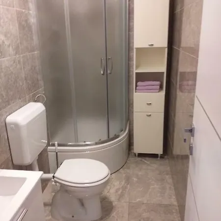 Apartman Nikol I Petra, 50m From The Beach Bibinje