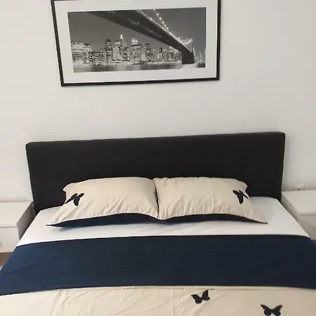 Apartman Nikol I Petra, 50m From The Beach