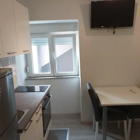Apartman Nikol I Petra, 50m From The Beach Bibinje